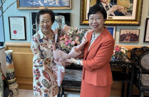 (L-R) Mrs Margaret Chan-Lien and Professor Lily Kong.jpg