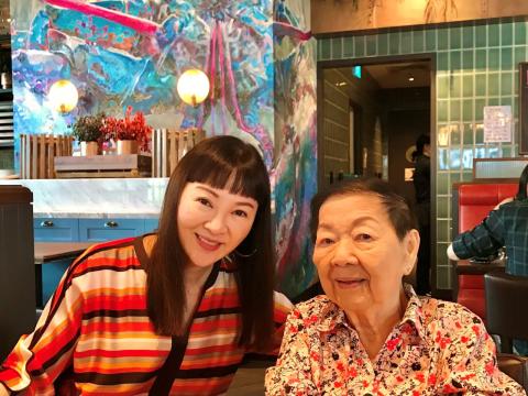 Karen Cheah (MI 2019) and mum